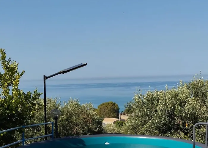 Villetta Vista Mare Con Piscina, Giardino E Parcheggio Privato